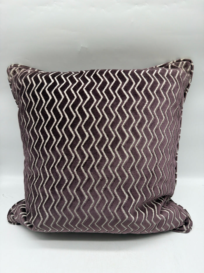 PILLOW PURPLE AND WHITE CUT VELVET