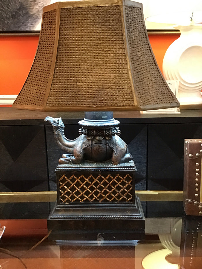 TABLE LAMP CHINOISE/CAMEL MOTIF