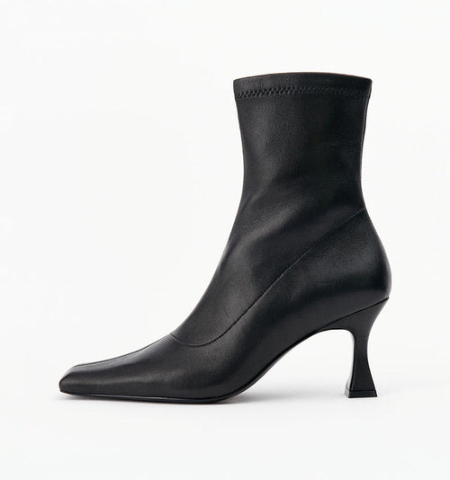 Amelia