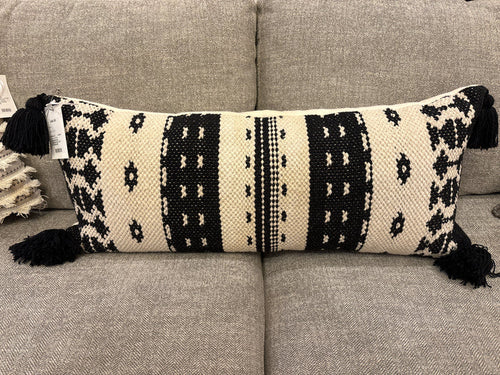 DECORATIVE LUMBAR PILLOW W/TASSLES