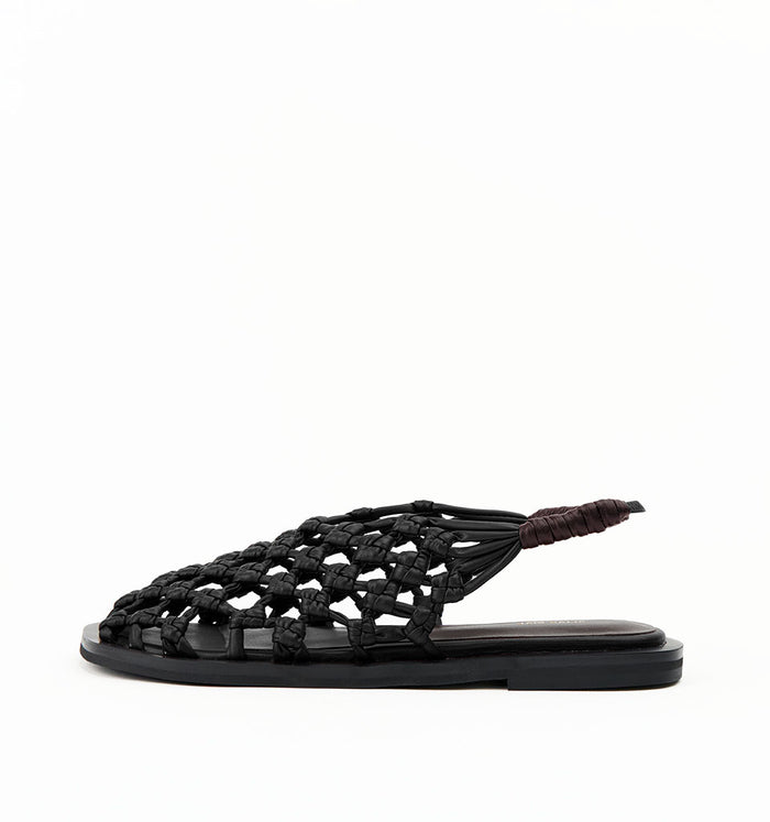 Black / 35