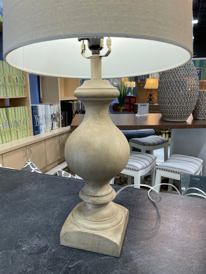 PAIR OF LAMPS WOOD BASE TAN SHADE