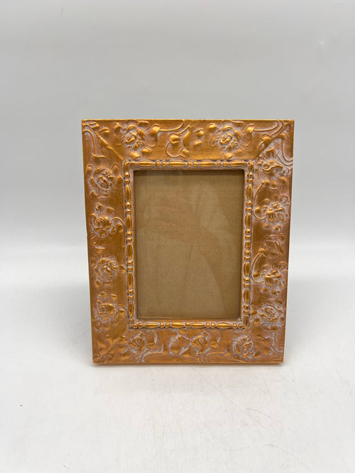 PICTURE FRAME GOLD ANTIQUED ROSE DESIGN