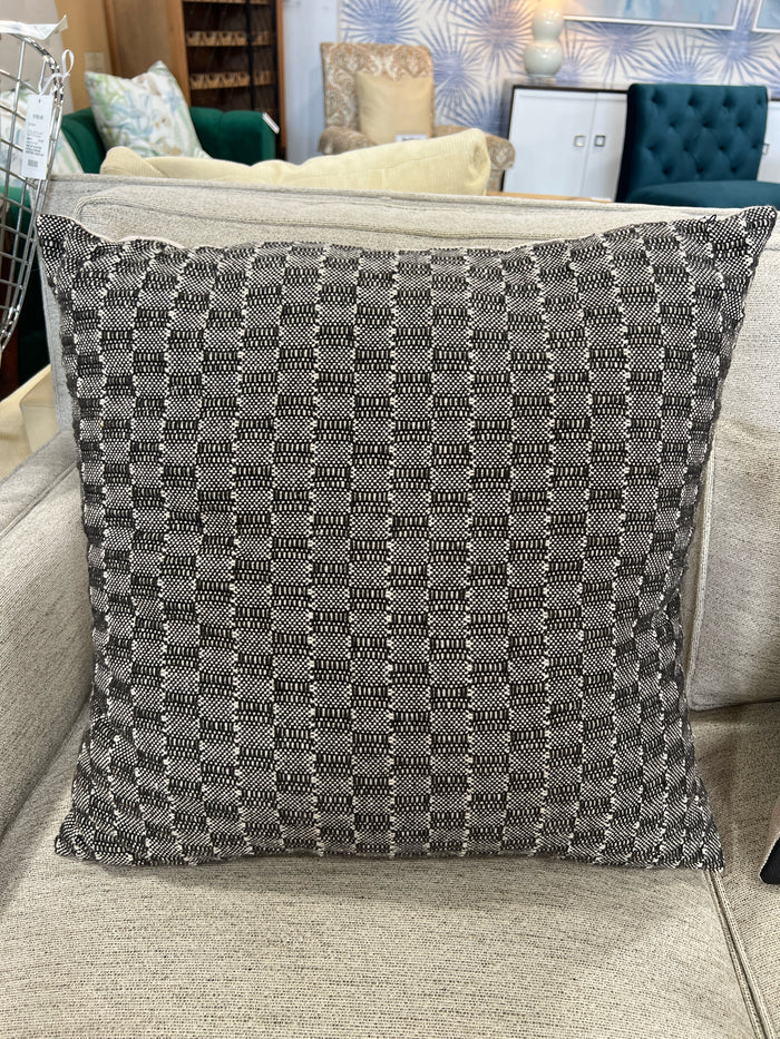 PILLOW BLACK & CREAM KNIT