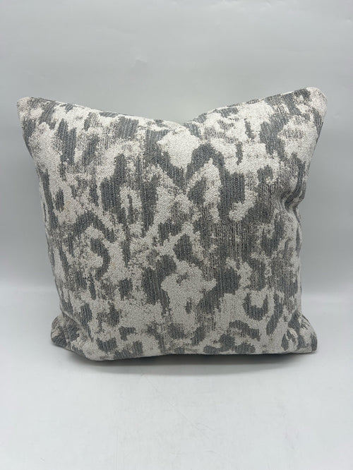 PILLOW SILVER & GREY