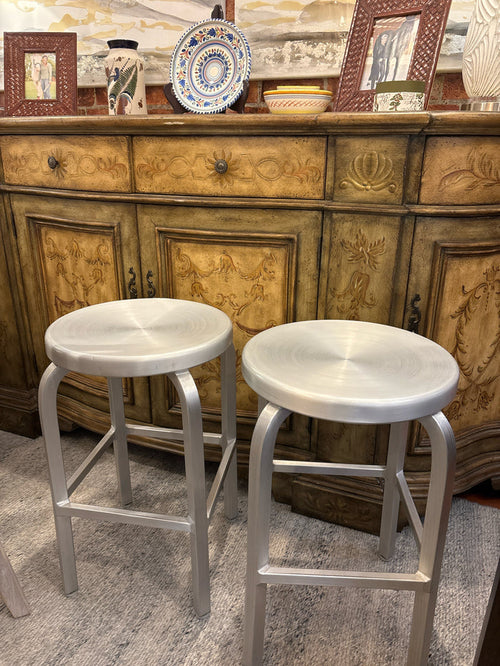 SET OF 2 METAL BAR STOOLS