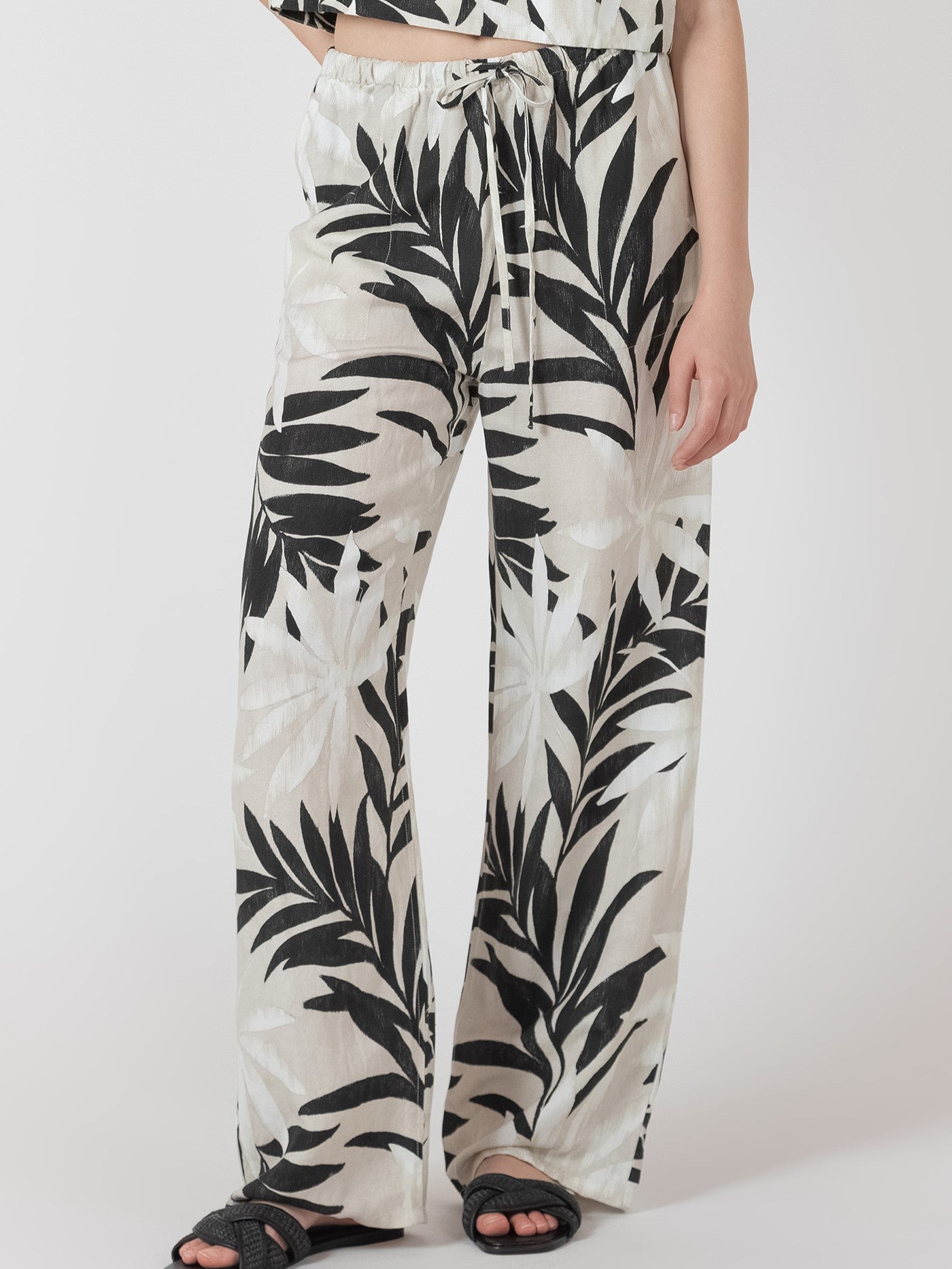 BLACK TAPE Wide Leg Drawstring Trouser