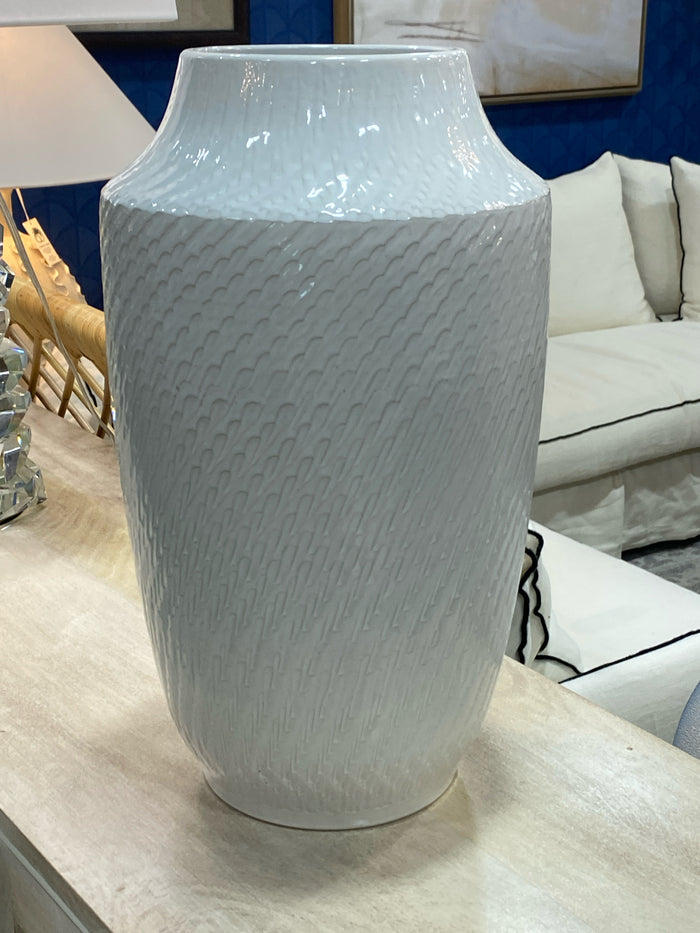 VASE WHITE TEXTURED